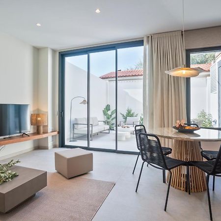 Sitges Spaces Garden Condo-2 Bedrooms, 2 Bathrooms, Garden Terrace, Near Center, Sleeps Up To 6- Monthly Rentals Only المظهر الخارجي الصورة